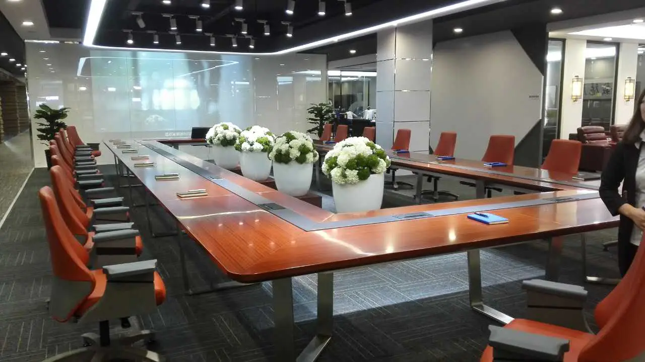 1503 SHOW IN MEETING ROOM